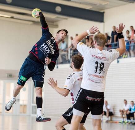 Sandro Muench H2KU 34 H2KU Herrenberg vs SV 64 Zweibruecken Handball Oberliga Test match 2018 2019 12 08 2018 SG H2KU Herrenberg against SV 64 Zweibruecken Handball Oberliga Test match 2018 2019 12 08 2018 Haslach Copyright: xEIBNER SaschaxWaltherx EP_SWA
