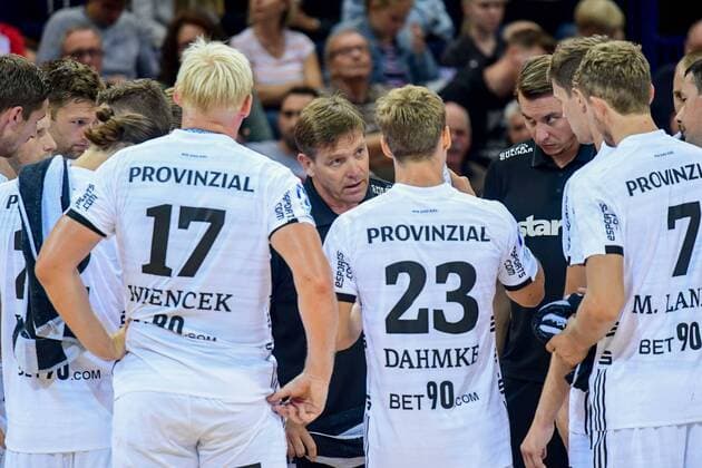 Germany Hamburg Barclaycard Arena Handball Heroes of the Handball THW Kiel FC Barcelona coach Alfred Gislason speaks to the team THW