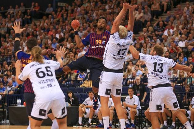 Germany Hamburg Barclaycard Arena Handball Heroes of the Handball THW Kiel FC Barcelona Lukas Nilsson Patrick Wiencek Steffen Weinhold THW Thimothey N Guessan FC B