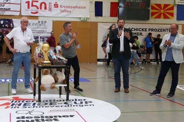 Presentation ceremony International Heide Cup 2018 Handball International Heide Cup 2018 12 08 18 Award ceremony xmmkx