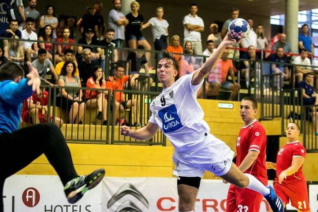 10 08 2018 Josef Welser Sports hall Tulln on the Danube AUT EHF M18 Championship 2018 Austria vs Bulgaria in the picture Elias Kropf AUT during the EHF M18 Championship 2018 Match between Austria and Bulgaria at the Josef Welser sports hall Tulln on the Danube Austria on 2018 08 10 Tulln the Danube  EX_PUC