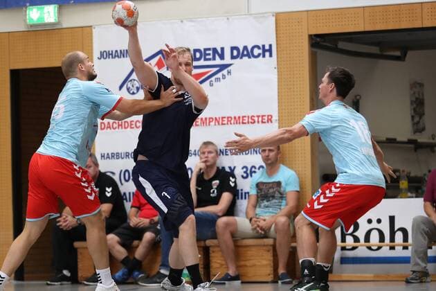 MHB Montpellier vs Fuechse Berlin Handball International Heath Cup 2018 12 08 18 Jonas Truchanovicius Nr 07 MHB Montpellier Handball against Paul Drux Fuechse Berlin 95 and Hans Lindberg Nr 18 Fuechse Berlin xmmkx