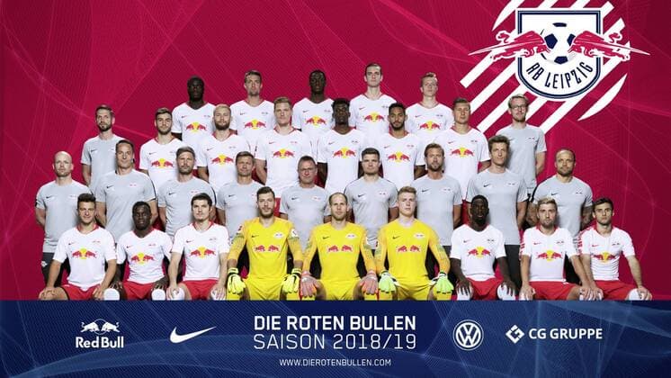 RB Leipzig Teamfoto Football Season 2018 19 RasenBallsport Leipzig Football 1 Bundesliga Portrait date 2018 2019 Team photo Back row vl Dayot Upamecano Stefan Ilsanker Ibrahima Konate Konate Antinc Nuka and Lukas Klostermann 3 row from Dominik Cegla Physiotherapist Massimo Bruno Conrad Laimer Marcel Halstenberg Nordi Mukiele Matheus Cunha Willi Orban and Max Pelka Sports Psychologist 2 Series vl Fabian Friedrich Video Analyst Frederik Gößling Goessling Goalkeeping Coach Kai Kraft Athletic Trainer Co Coach Jesse Marsch Head Coach Ralf Rangnick Co Coach Robert Klauß Klauss Co Coach Lars Kornetka Daniel Behlau Athletic Coach and Daniel Ackermann Front Row from left Diego Demme Bruma Marcel Sabitzer Goalkeeper Marius Müller Mueller Goalkeeper Peter Gulacsi Goalkeeper Julian Krahl Kevin Kampl and Marcello Saracchi are missing Timo Werner Emil Forsberg Yussuf Poulsen and goalkeeper Yvon Mvogo