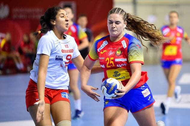 2018.08.13 Kielce Pilka reczna Mlodziezowe Mistrzostwa Swiata w Pilce Recznej Kobiet do lat 18 Hiszpania - Tunezja N z YACCOUB Ons FERNANDEZ-AGUSTI MARTINEZ GAND Isabel Foto Lukasz Laskowski PressFocus 2018.08.13 Kielce Handball IHF Youth U18 Womens World Championship WM Weltmeisterschaft 2018 Spain v Tunisia YACCOUB Ons FERNANDEZ-AGUSTI MARTINEZ GAND Isabel Credit: Lukasz Laskowski PressFocus NEWSPIX.PL --- Newspix.pl  20180813LUK_022