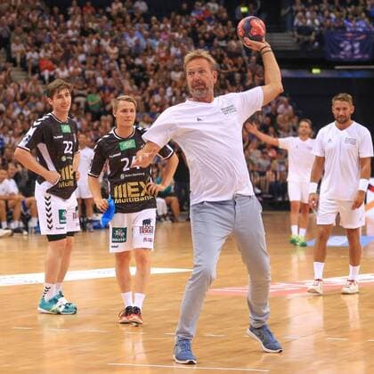 Germany Hamburg Barclaycard Arena Handball Heroes of handball Handball Hamburg HSV Handball Marcel Kokoszka Handball HH coach Martin Schwalb HSV at seven-meter
