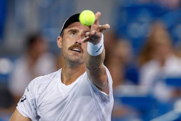 CINCINNATI, OH - AUGUST 13: Steve Johnson (USA) serves during the Western & Southern Open at the Lindner Family Tennis Center in Mason, Ohio on August 13, 2018. (Photo by Adam Lacy Icon Sportswire) TENNIS: AUG 13 Western & Southern Open Icon180813027 EDITORIAL USE ONLY