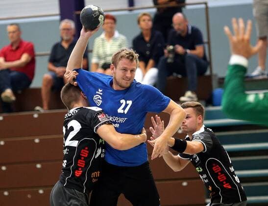 Third Handball Bundesliga MSG Grossbieberau Modau vs TV Grosswallstadt Test match Season 2018 2019 14 08 2018 Grossbieberau v l Kris Jost and Robin Büttner Both MSG Falken vs. Mario Stark TVG Aktion Zweikampf ba
