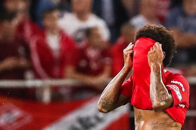 Sport Bilder des Tages MOSCOW, RUSSIA - AUGUST 14, 2018: Spartak Moscowâ€™s Luiz Adriano shown the red card in their 2018-19 UEFA Champions League third qualifying round match against PAOK Thessaloniki at Moscow s Otrkitie Arena. Stanislav Krasilnikov TASS  TS08CC1D