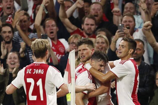 (L-R) Frenkie de Jong of Ajax, Klaas Jan Huntelaar of Ajax, Nico Tagliafico of Ajax, Dusan Tadic of Ajax during the UEFA Champions League third round qualifying second leg match between Ajax Amsterdam and Royal Standard de Liege at the Johan Cruijff Arena on August 14, 2018 in Amsterdam, The Netherlands UEFA Champions League 2018 2019 xVIxVIxImagesx xMauricexvanxSteenxIVx 11777031