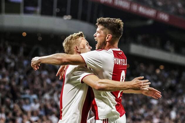 (L-R) Matthijs de Ligt of Ajax, Klaas Jan Huntelaar of Ajax during the UEFA Champions League third round qualifying second leg match between Ajax Amsterdam and Royal Standard de Liege at the Johan Cruijff Arena on August 14, 2018 in Amsterdam, The Netherlands UEFA Champions League 2018 2019 xVIxVIxImagesx xMauricexvanxSteenxIVx 11779053