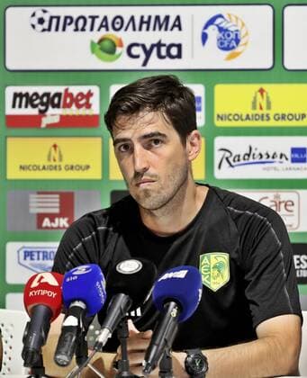 SOCCER - EL, Larnaca vs Sturm LARNACA,CYPRUS, 15.AUG.18 - SOCCER - UEFA Europa League, AEK Larnaka vs SK Sturm Graz, preview, press conference PK Pressekonferenz Larnaca. Image shows the press conference with head coach Andoni Iraola Sagarna (Larnaca). GEPAxpictures xM.xOberlaender