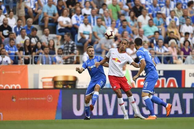 U Craiova 1984 Club Sportiv - RB Leipzig RB Leipzig s Yussuf Mvogo in action against Universitatea Craiova s Nicusor Bancu and Renato Kelic during UEFA Europa League 2018 2019, Third Qualifying Round, 2st leg match between U Craiova 1984 Club Sportiv vs RB Leipzig on Ion Oblemenco Stadium, Craiova Romania, 16 August 2018 Copyright: xAlexxNicodimx