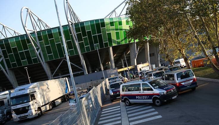 SOCCER - EL quali, Rapid vs Bratislava VIENNA,AUSTRIA,16.AUG.18 - SOCCER - UEFA Europa League qualification, SK Rapid Wien vs Slovan Bratislava. Image shows police men. Keywords: security. Keywords: Wien Energie. GEPAxpictures xPhilippxBrem