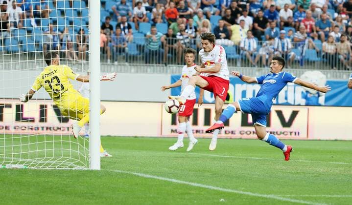 Craiova RB Leipzig Soccer Euro League Qualifiers Craiova 16 08 2018 Stadionul Ion Oblemenco Soccer UEFA Euro League Qualification 3 Round 2nd leg CS Universitatea Craiova vs. RB Leipzig The goal for RB Leipzig 0 1 Marcel Sabitzer with 7 RB Leipzig meets goalkeeper Mirko Pigliacelli 13 Craiova and Marius Briceag 3 Craiova