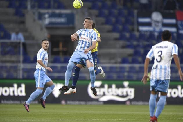 Fußball, EL Quali, Bröndby IF - Spartak Subotica Spartaks Duricin (28)i luften. Europa League kvalifikation: Broendby IF - Spartak Subotica tredje kvalifikationsrunde, anden kamp paa Broendby Stadion, torsdag den 16. august 2018. , Denmark  Copyright: TariqxMikkelxKhanx cop103 spdk20180816-200353-L