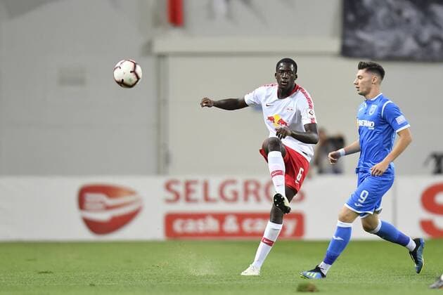 U Craiova 1984 Club Sportiv - RB Leipzig RB Leipzig s Ibrahima Konate in action against Craiova s Andrei Burlacu during UEFA Europa League 2018 2019, Third Qualifying Round, 2st leg match between U Craiova 1984 Club Sportiv vs RB Leipzig on Ion Oblemenco Stadium, Craiova Romania, 16 August 2018 Copyright: xAlexxNicodimx