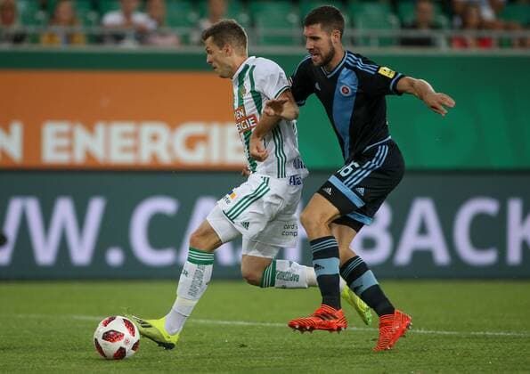 SOCCER - EL, Rapid vs Bratislava VIENNA,AUSTRIA,16.AUG.18 - SOCCER - UEFA Europa League, SK Rapid Wien vs Slovan Bratislava. Image shows Deni Alar (Rapid) and Kenan Bajric (Slovan). Keywords: Wien Energie. GEPAxpictures xMarioxKneisl