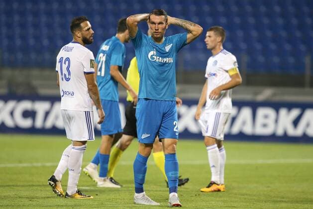 ST PETERSBURG, RUSSIA - AUGUST 16, 2018: Zenit St Petersburg s Anton Zabolotny (C) in the 2018 19 UEFA Europa League third qualifying round Leg 2 match against Dinamo Minsk at Petrovsky Stadium. Peter Kovalev TASS  TS08D031