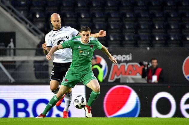 UEFA Europa League Third Qualifying Round Second Leg, Lerkendal Stadion, Trondheim, Norway 16 8 2018 Rosenborg vs Cork City Cork s Garry Buckley with Tore Reginiussen of Rosenborg Garry Buckley with Tore Reginiussen 16 8 2018  Copyright: x©INPHO OlexMartinxWoldx td1613e6