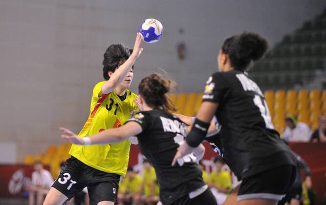 Handball, Damen U18 WM, Deutschland - Südkorea 2018.08.16 Kielce Pilka reczna Mlodziezowe Mistrzostwa Swiata w Pilce Recznej Kobiet do lat 18 Niemcy - Korea N z WOO Bitna Foto Lukasz Sobala Press Focus NEWSPIX.PL 2018.08.16 Kielce Handball IHF Youth U18 Womens World Germany - Korea WOO Bitna Credit: Lukasz Sobala Press Focus --- Newspix.pl  20180816PF_LS294