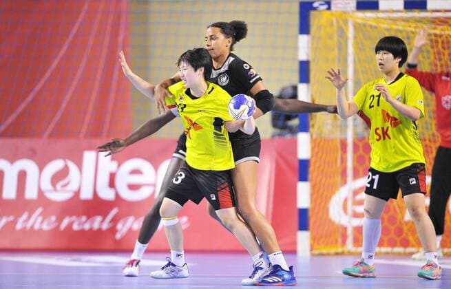 Handball, Damen U18 WM, Deutschland - Südkorea 2018.08.16 Kielce Pilka reczna Mlodziezowe Mistrzostwa Swiata w Pilce Recznej Kobiet do lat 18 Niemcy - Korea N z OH Yedam Foto Lukasz Sobala Press Focus NEWSPIX.PL 2018.08.16 Kielce Handball IHF Youth U18 Womens World Germany - Korea OH Yedam Credit: Lukasz Sobala Press Focus --- Newspix.pl  20180816PF_LS312