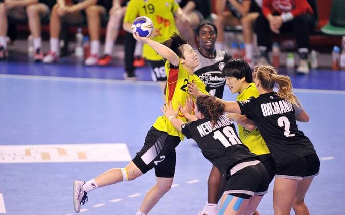 Handball, Damen U18 WM, Deutschland - Südkorea 2018.08.16 Kielce Pilka reczna Mlodziezowe Mistrzostwa Swiata w Pilce Recznej Kobiet do lat 18 Niemcy - Korea N z OH Yedam Foto Lukasz Sobala Press Focus NEWSPIX.PL 2018.08.16 Kielce Handball IHF Youth U18 Womens World Germany - Korea OH Yedam Credit: Lukasz Sobala Press Focus --- Newspix.pl  20180816PF_LS328