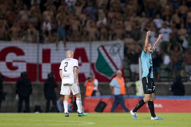 Dave Turpel (F91 Duedelingen - 77) jubelt, freut sich, Jubel, Freude nach Schlusspfiff und Weiterkommen 16.08.2018 Fussball Europa League Qualifikation, 3. Runde, Saison 2018-2019 16.08.2018 LUX, ELQ, F91 Düdelingen (LUX) - Legia Warschau (POL) (Dudelange, Warszawa) Stade Josy Barthel, Luxemburg 