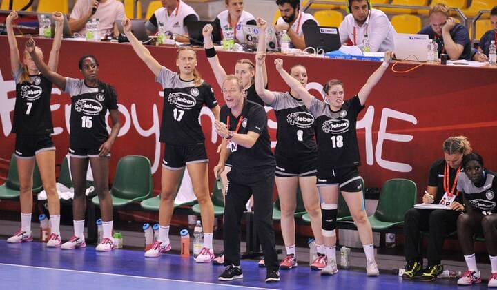 Handball, Damen U18 WM, Deutschland - Südkorea 2018.08.16 Kielce Pilka reczna Mlodziezowe Mistrzostwa Swiata w Pilce Recznej Kobiet do lat 18 Niemcy - Korea N z radosc Niemcy Foto Lukasz Sobala Press Focus NEWSPIX.PL 2018.08.16 Kielce Handball IHF Youth U18 Womens World Germany - Korea radosc Niemcy Credit: Lukasz Sobala Press Focus --- Newspix.pl  20180816PF_LS340