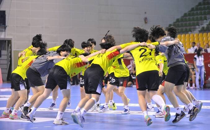 Handball, Damen U18 WM, Deutschland - Südkorea 2018.08.16 Kielce Pilka reczna Mlodziezowe Mistrzostwa Swiata w Pilce Recznej Kobiet do lat 18 Niemcy - Korea N z radosc Korea po ostatniej bramce Foto Lukasz Sobala Press Focus NEWSPIX.PL 2018.08.16 Kielce Handball IHF Youth U18 Womens World Germany - Korea radosc Korea po ostatniej bramce Credit: Lukasz Sobala Press Focus --- Newspix.pl  20180816PF_LS386