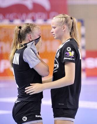 Handball, Damen U18 WM, Deutschland - Südkorea 2018.08.16 Kielce Pilka reczna Mlodziezowe Mistrzostwa Swiata w Pilce Recznej Kobiet do lat 18 Niemcy - Korea N z smutek po meczu Niemcy Foto Lukasz Sobala Press Focus NEWSPIX.PL 2018.08.16 Kielce Handball IHF Youth U18 Womens World Germany - Korea smutek po meczu Niemcy Credit: Lukasz Sobala Press Focus --- Newspix.pl  20180816PF_LS404