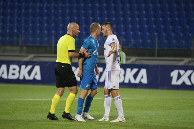 Sport Bilder des Tages Russian Federation. St. Petersburg. The Petrovsky Stadium. UEFA Europa League, 3 qualifying round, Zenit - Dynamo, 8:1. Player of the football club Zenit Alexander Kokorin MaksimxKonstantinov 