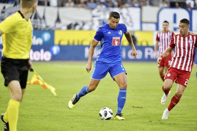 16 08 2018 Lucerne Switzerland Soccer Men Season 2018 2019 Europa League Qualifiers FC Luzern Olympiacos FC Lucerne 5 Lucas Alves action single shot