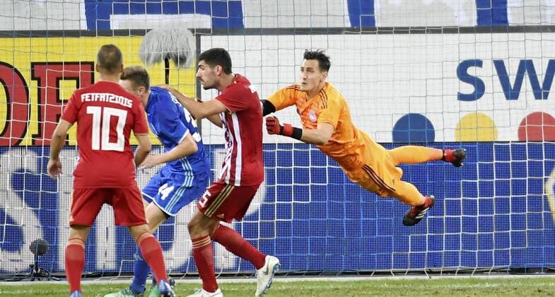 16 08 2018 Lucerne Switzerland Soccer Men Season 2018 2019 Europa League Qualification FC Luzern Olympiacos FC Pictured goalkeeper Andreas Gianniotis Olympiacos FC action Single shot