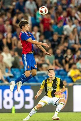 Soccer Europa League 3 th qualification round 18 19 FC Basel 1893 Vitesse Arnhem 16 08 2018 Valentin Stocker FCB 14 header at Europa League qualifying round 3 Match between FC Basel 1893 and Vitesse Arnhem on Thursday 16 August 2018 at St Jakob Park in Basel xGRGx