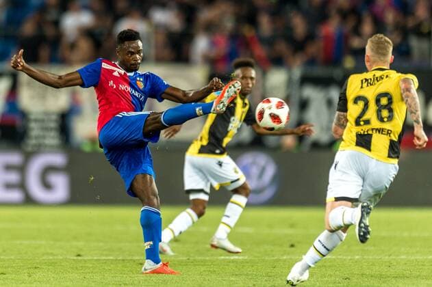 Soccer Europa League 3 th qualification round 18 19 FC Basel 1893 Vitesse Arnhem 16 08 2018 Dimitri Oberlin FCB 19 passes the ball on to Europa League qualifying round 3 Match between FC Basel 1893 and Vitesse Arnhem on Thursday 16 August 2018 at St Jakob Park in Basel xGRGx