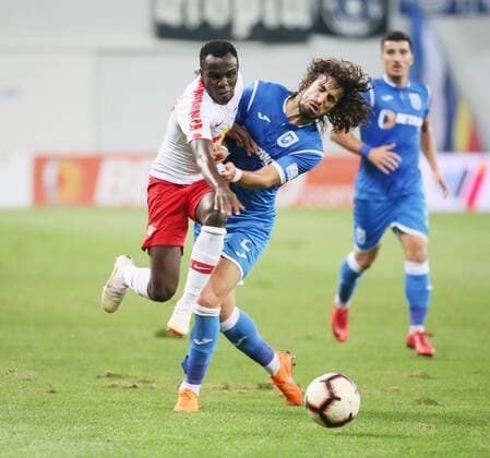 Craiova RB Leipzig Soccer Euro League Qualifiers Craiova 16 08 2018 Stadionul Ion Oblemenco Soccer UEFA Euro League Qualification 3 Round Second Leg CS Universitatea Craiova vs RB Leipzig 1 1 0 1 Pictured left Bruma 17 RB Leipzig and Tiago Ferreira 2 Craiova