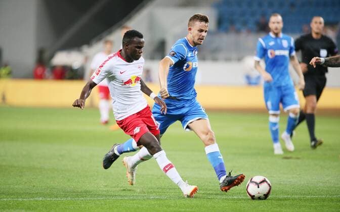 Craiova RB Leipzig Soccer Euro League Qualifiers Craiova 16 08 2018 Stadionul Ion Oblemenco Soccer UEFA Euro League Qualification 3 Round Return Match CS Universitatea Craiova vs. RB Leipzig 1 1 0 1 Pictured left Bruma 17 RB Leipzig and Nicusor Bancu 11 Craiova