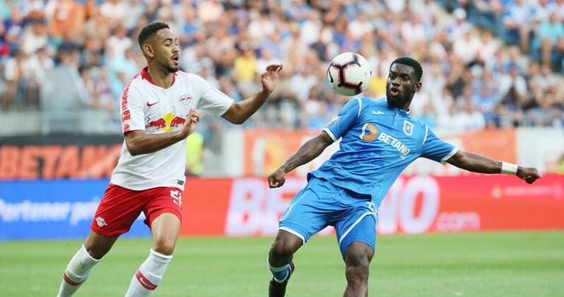 Craiova RB Leipzig Soccer Euro League Qualifiers Craiova 16 08 2018 Stadionul Ion Oblemenco Soccer UEFA Euro League Qualification 3 Round 2nd Leg CS Universitatea Craiova vs RB Leipzig 1 1 0 1 Pictured left from Matheus Cunha 20 RB Leipzig and Isaac Donkor 15 Craiova