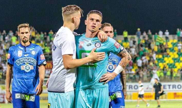 16 08 2018 AEK Arena Larnaca CYP UEFA EL AEK Larnaka vs. SK Puntigamer Sturm Graz 3 Round Rueckspiel im Bild Markus Lackner SK Sturm Graz Christopher Giuliani SK Striker Graz Tobias Schuetzenauer SK Sturm Graz UEFA Champions League Final UEFA Champions League Final AEK Larnaka and FK Puntigamer Sturm Graz at the AEK Arena in Larnaca Cyprus on 2018 08 16 Larnaca  EX_FEI