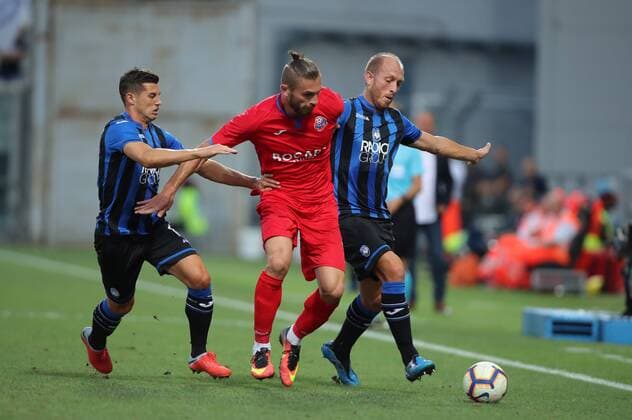 Andrea Masiello (Atalanta) Athanassios Papazoglou (Hapoel Haifa) Marco Remeo Freuler (Atalanta) during the Uefa Europa League Qualifying Round match between Atalanta 2-0 Hapoel haifa at Mapei Stadium on August 16, 2018 at Reggio Emilia, Italy. Noxthirdxpartyxsales  (83912488)