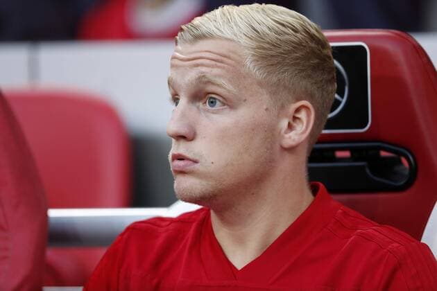 Donny van de Beek of Ajax during the UEFA Champions League third round qualifying second leg match between Ajax Amsterdam and Royal Standard de Liege at the Johan Cruijff Arena on August 14, 2018 in Amsterdam, The Netherlands UEFA Champions League 2018 2019 xVIxVIxImagesx xMauricexvanxSteenxIVx 11805733