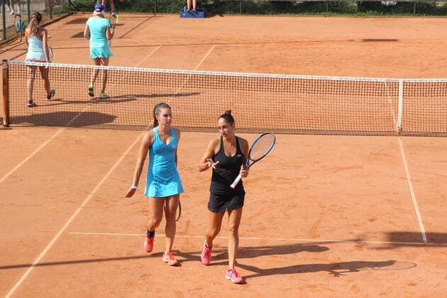 ITF Tennis Leipzig Open 2018 Final Doubles Petra KREJSOVA CZ Jesika MALECKOVA CZ vs. Cristina DINU ROU in the picture on the right Gana POZNIKHIRENKO UKR in the picture on the left Final Doubles Final Doubles of the ITF Tennis Tournament Leipzig Open 2018 on 18 08 2018 at the Leipzig Tennis Club LTC Nordanlage xjkx