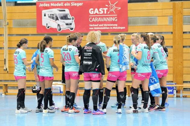 Time Out TusSies TusSies Metzingen Handball league match Preparation Tournament 18 08 2018 Photo TBaur Eibner TusSies Metzingen vs. Debreceni Vasutas Sport Club Metzingen Copyright: xEIBNER TobiasxBaurx EP_TBR