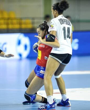 2018.08.18 Kielce Pilka reczna Mlodziezowe Mistrzostwa Swiata w Pilce Recznej Kobiet do lat 18 Hiszpania - Niemcy N z Aimee Von Pereira Foto Rafal Rusek PressFocus 2018.08.18 Kielce Handball IHF Youth U18 Womens World Championship WM Weltmeisterschaft 2018 Spain - Germany Aimee Von Pereira Credit: Rafal Rusek PressFocus NEWSPIX.PL --- Newspix.pl  20180818PF_RR016