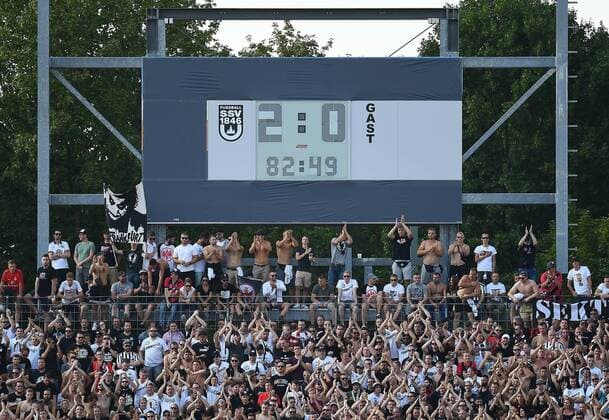 18 08 2018 xjhx Football DFB Pokal 1 Round SSV Ulm Eintracht Frankfurt emspor vl Fans Eintracht Frankfurt Mood Scarves dissapointed DFL DFB REGULATIONS PROHIBIT ANY USE OF PHOTOGRAPH as IMAGE SEQUENCES and or QUASI VIDEO Ulm