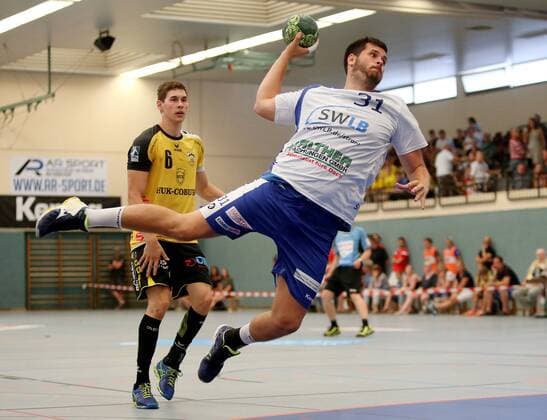 BAU 18 08 2018 Kornwestheim Handball SV Salamander Kornwestheim vs HSC 2000 Coburg v l Maximilian Jäger Coburg Nico Hiller Kornwestheim