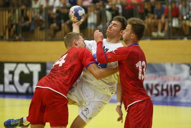 HANDBALL - EURO 2018, AUT vs CZE TULLN,AUSTRIA,19.AUG.18 - HANDBALL - EHF European Championship EM Europameisterschaft U18, international match Länderspiel AUT vs CZE, final. Image shows Martin Brezina (CZE), Marko Katic (AUT) and Nicolas Noworyta (CZE). GEPAxpictures xMarioxKneisl