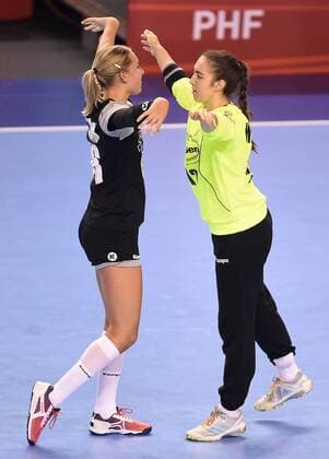 Handball, Damen, U 18 WM, Länderspiel, Deutschland - Dänemark 2018.08.19 Kielce Pilka reczna Mlodziezowe Mistrzostwa Swiata w Pilce Recznej Kobiet do lat 18 Niemcy - Dania N z Radosc Niemcy Laura Waldenmaier Dana Bleckmann Foto Lukasz Sobala Press Focus 2018.08.19 Kielce Handball IHF Youth U18 Womens World Germany - Denmark Radosc Niemcy Laura Waldenmaier Dana Bleckmann Credit: Lukasz Sobala Press Focus NEWSPIX.PL --- Newspix.pl  20180819PF_LS172