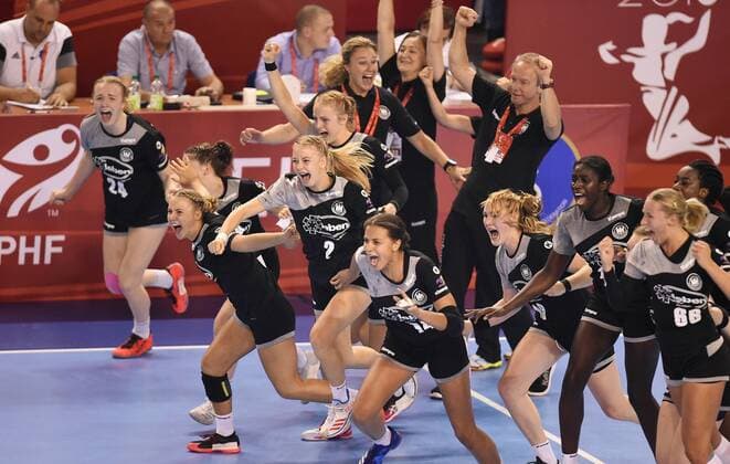 Handball, Damen, U 18 WM, Länderspiel, Deutschland - Dänemark 2018.08.19 Kielce Pilka reczna Mlodziezowe Mistrzostwa Swiata w Pilce Recznej Kobiet do lat 18 Niemcy - Dania N z Radosc Niemcy Foto Lukasz Sobala Press Focus 2018.08.19 Kielce Handball IHF Youth U18 Womens World Germany - Denmark Radosc Niemcy Credit: Lukasz Sobala Press Focus NEWSPIX.PL --- Newspix.pl  20180819PF_LS176