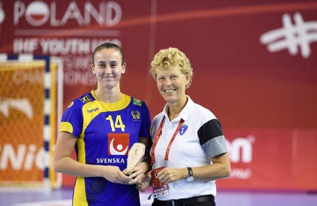 2018.08.19 Kielce Pilka reczna Mlodziezowe Mistrzostwa Swiata w Pilce Recznej Kobiet do lat 18 Korea - Szwecja N z MVP SANDBERG Malin Foto Lukasz Sobala Press Focus 2018.08.19 Kielce Handball IHF Youth U18 Womens World Korea - Sweden MVP SANDBERG Malin Credit: Lukasz Sobala Press Focus NEWSPIX.PL --- Newspix.pl  20180819PF_LS314